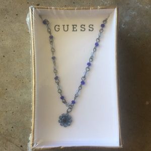 New in box guess necklace